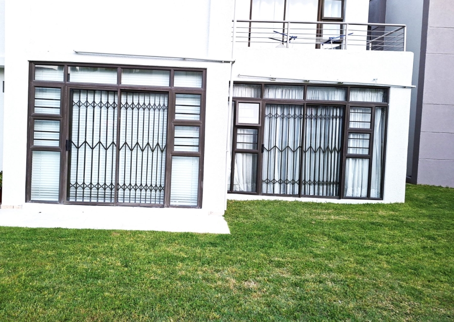 2 Bedroom Property for Sale in Vredekloof East Western Cape